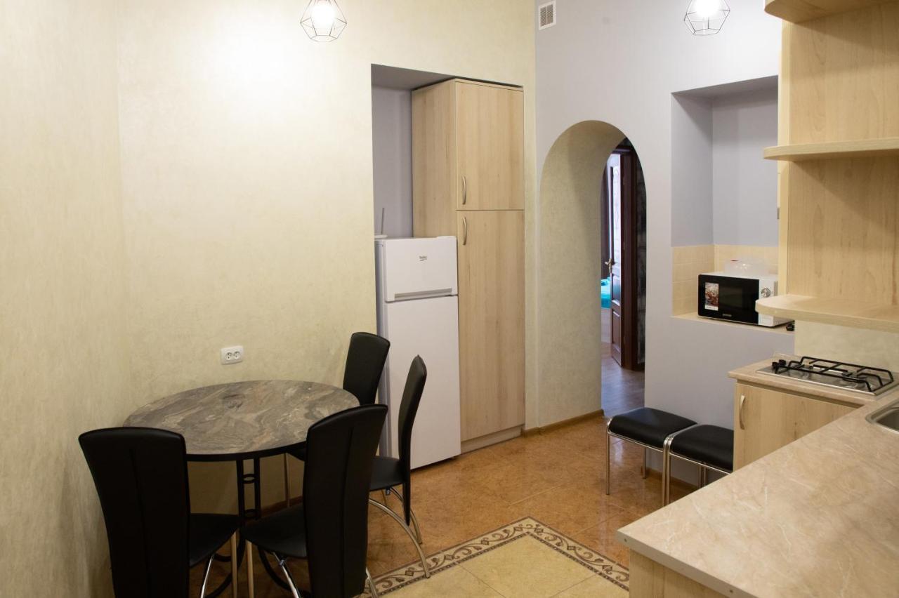Kit Apartament Apartment Лвив Екстериор снимка